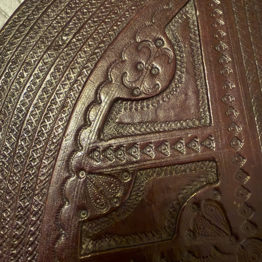 Vintage Embossed Leather Jewelry Box - Dark Brown
